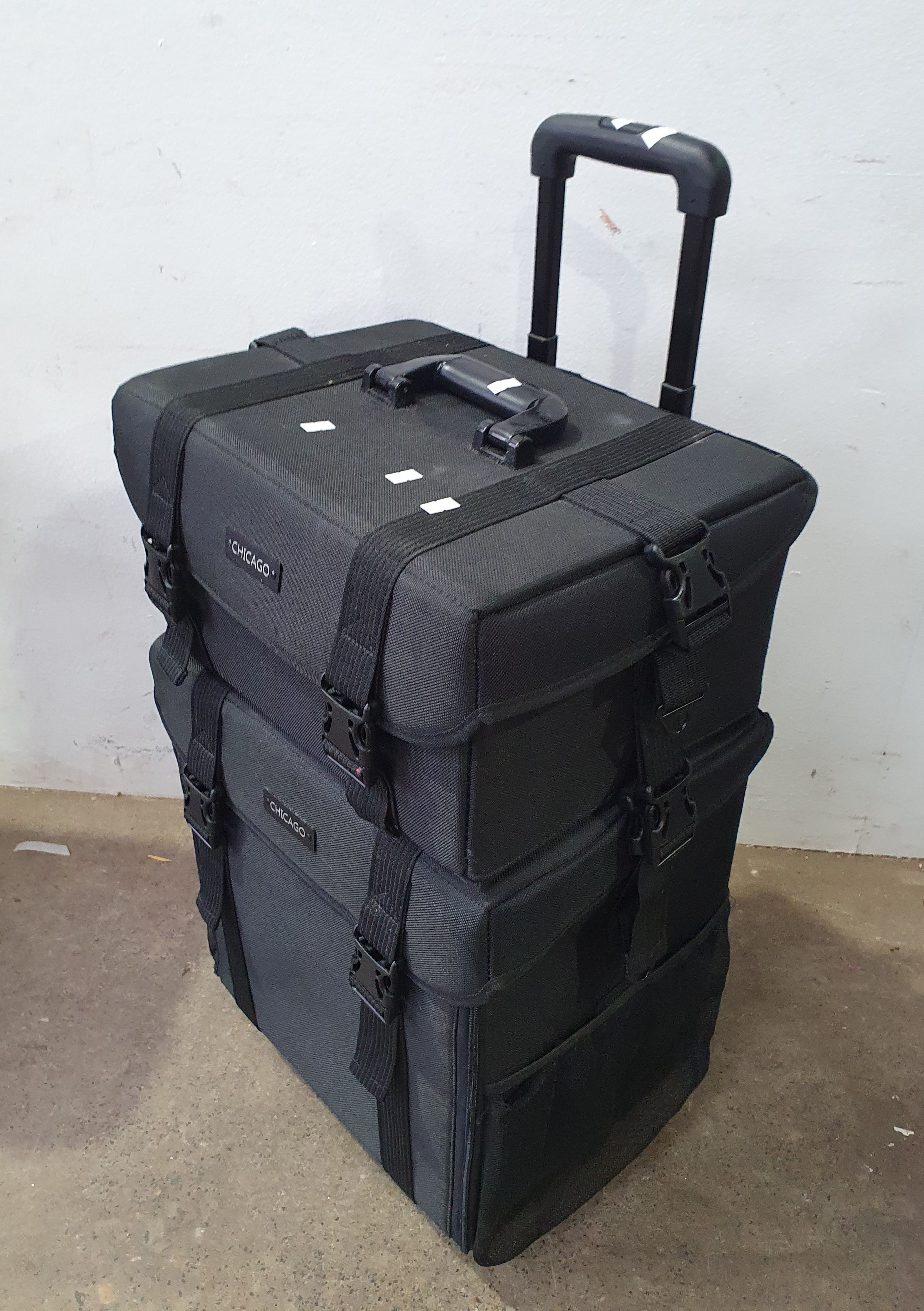 1165 · A MAKEUP TROLLEY CASE