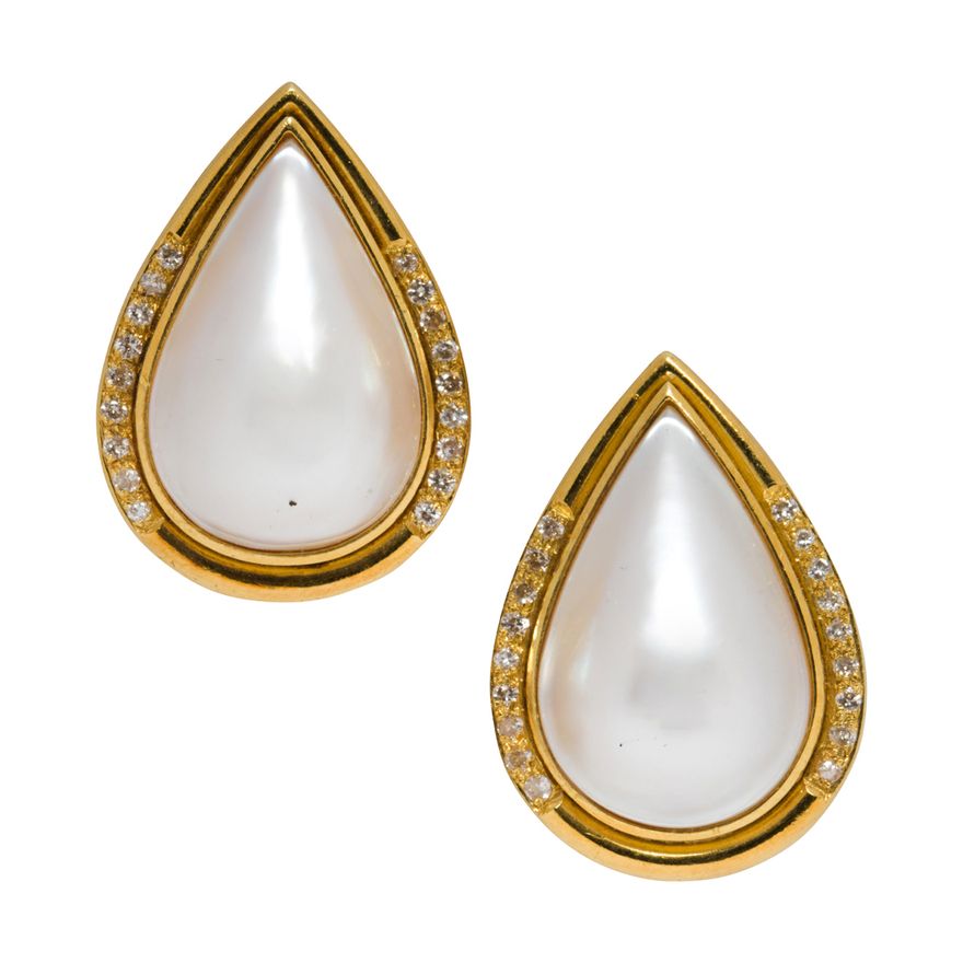 A mabé cultured pearl, diamond and 18k gold earring and ring set