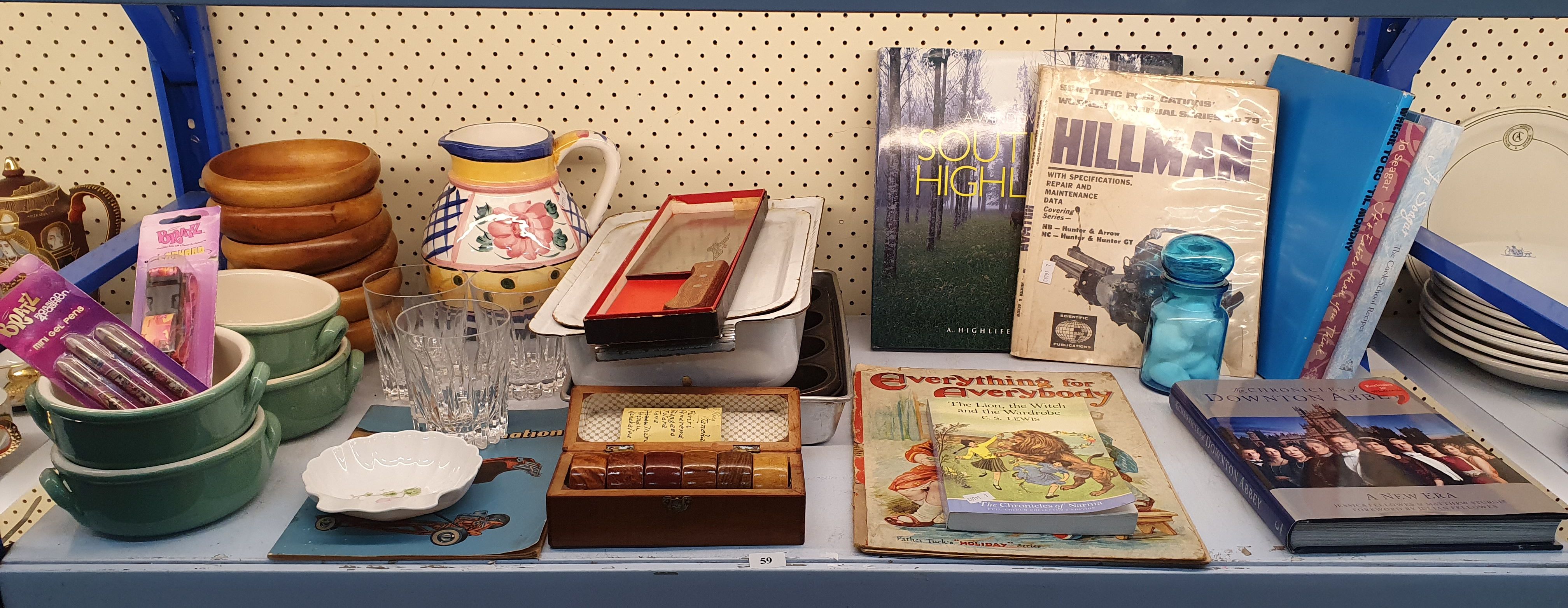 59 · A GROUP OF VARIOUS ITEMS
