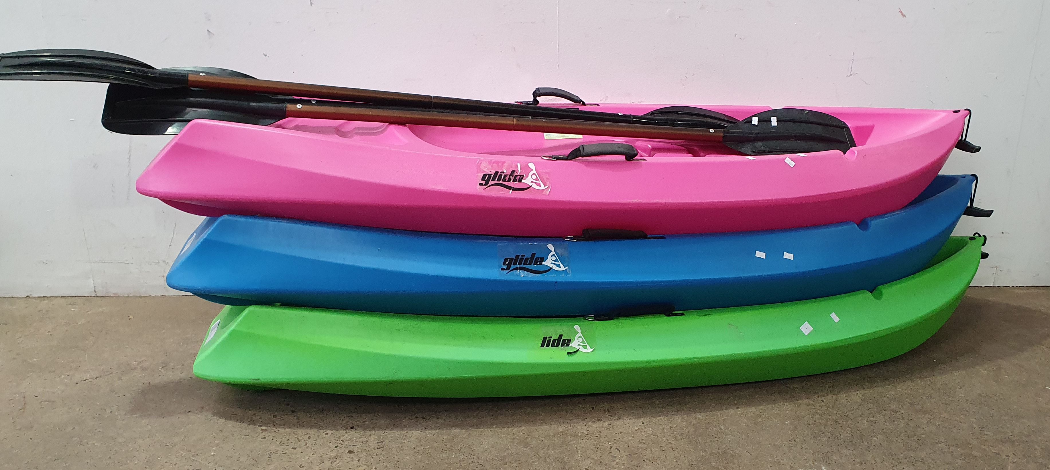 1081 · A GROUP OF THREE SMALL KAYAKS